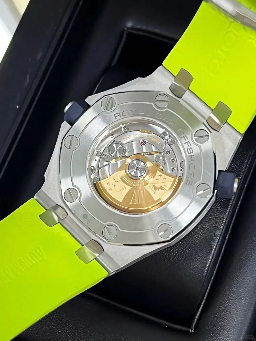Audemars Piguet Royal Oak Offshore Diver Chronograph Green 26703ST.OO.A038CA.01 - gallery