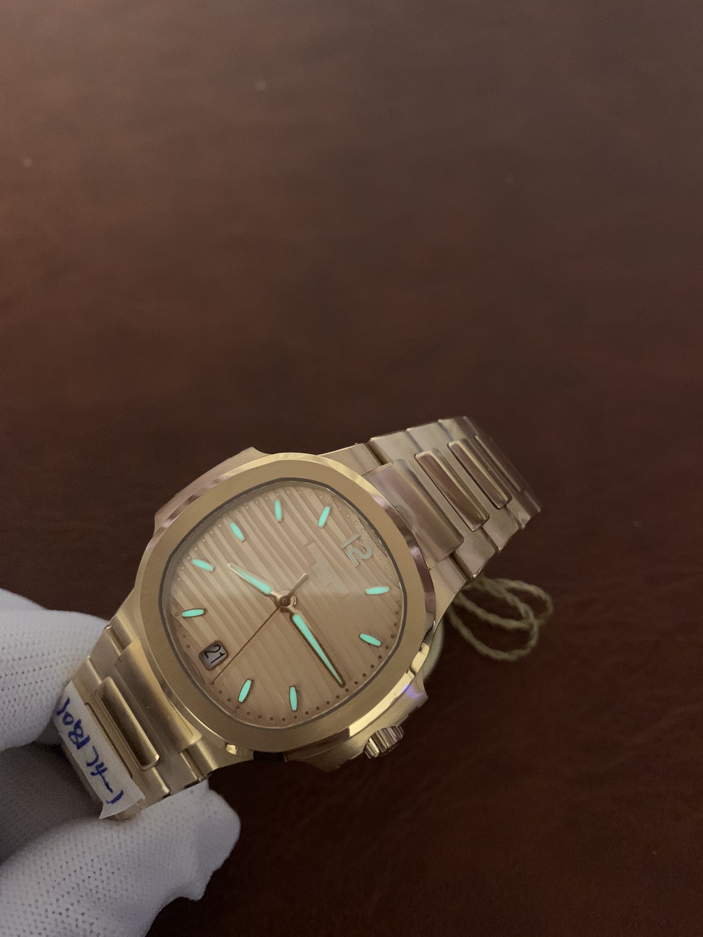 Patek Philippe Nautilus Ladies 35mm 7118/1R-010 - gallery