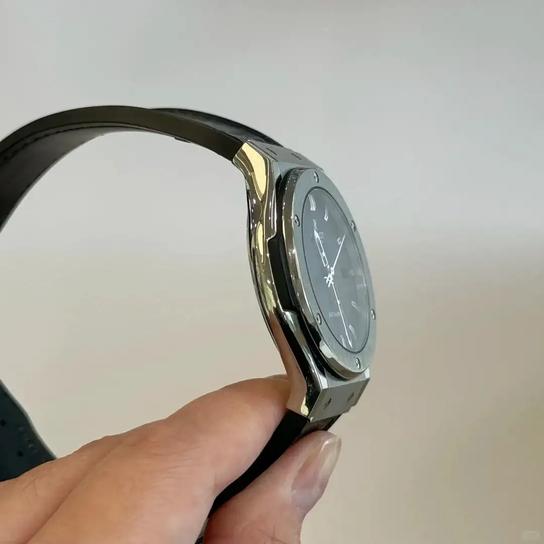 Hublot Classic Fusion Men Automatic Black Alligator Watch 565.NX.1171.LR - gallery