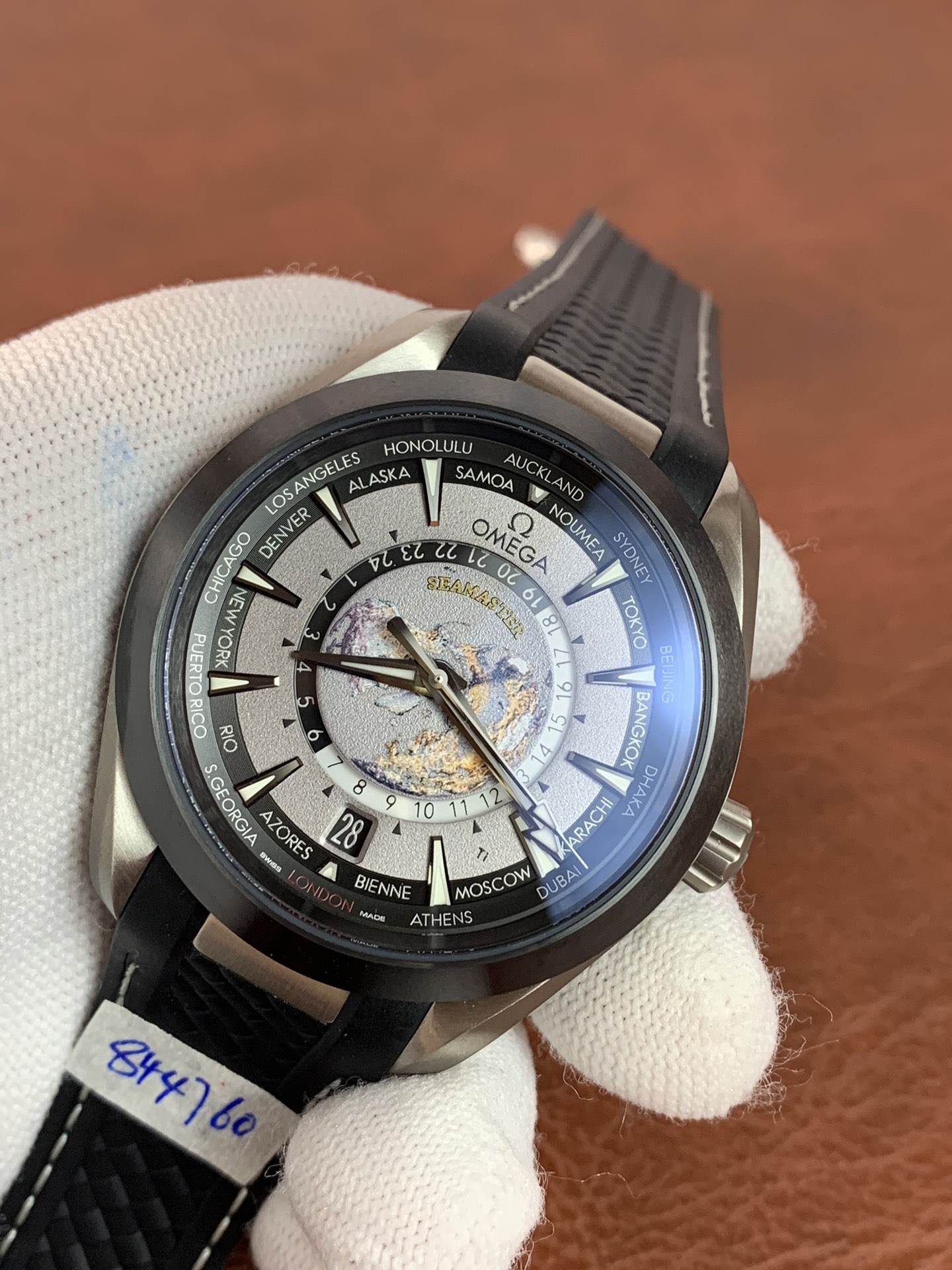 Omega Seamaster Aqua Terra Co-axial Master Chronometer GMT Worldtimer 43mm 220.92.43.22.99.001 - gallery