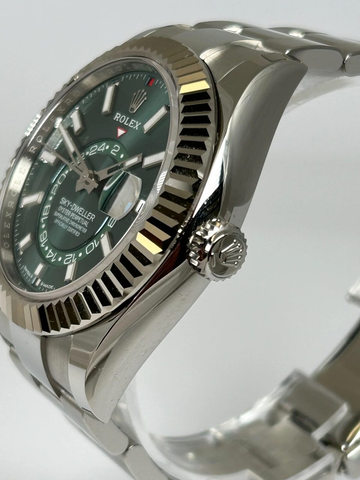 Superclone Rolex Sky-Dweller 42 mm Mint green Dial 336934 Oyster - gallery